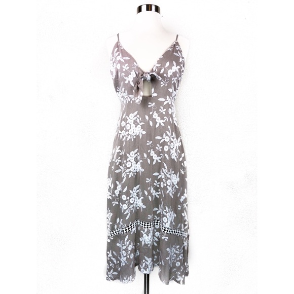 ASTR the Label Floral Embroidered Tie Midi Dress - Picture 2 of 8